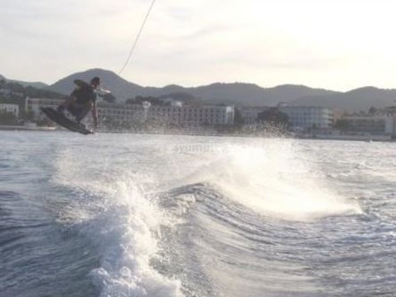 Wakeboard, precios y reservas 2024
